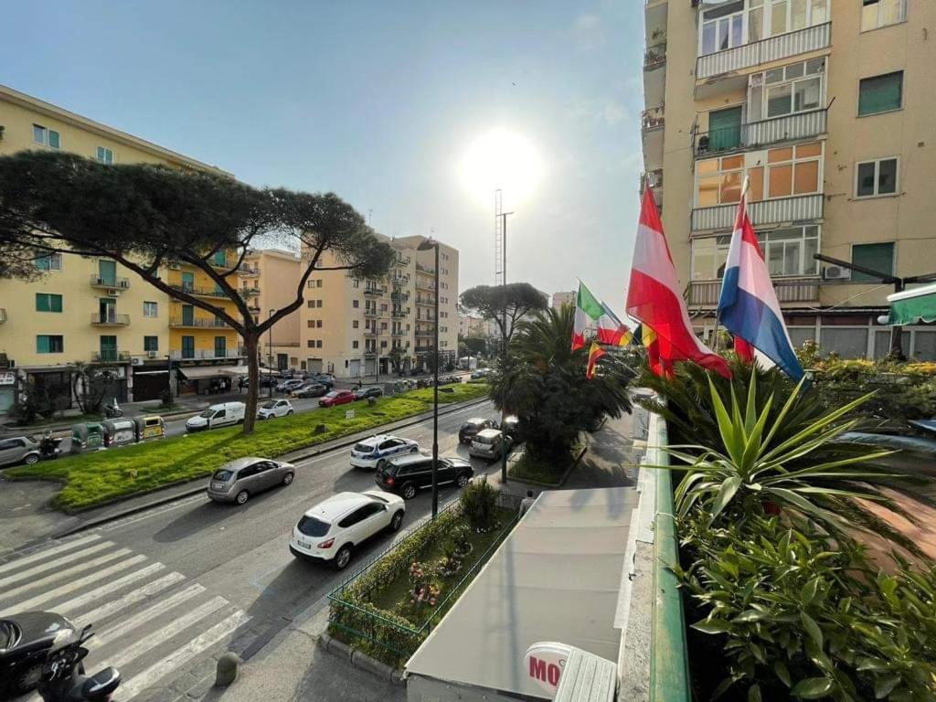 Appartamento Domus Cesare Napoli Esterno foto